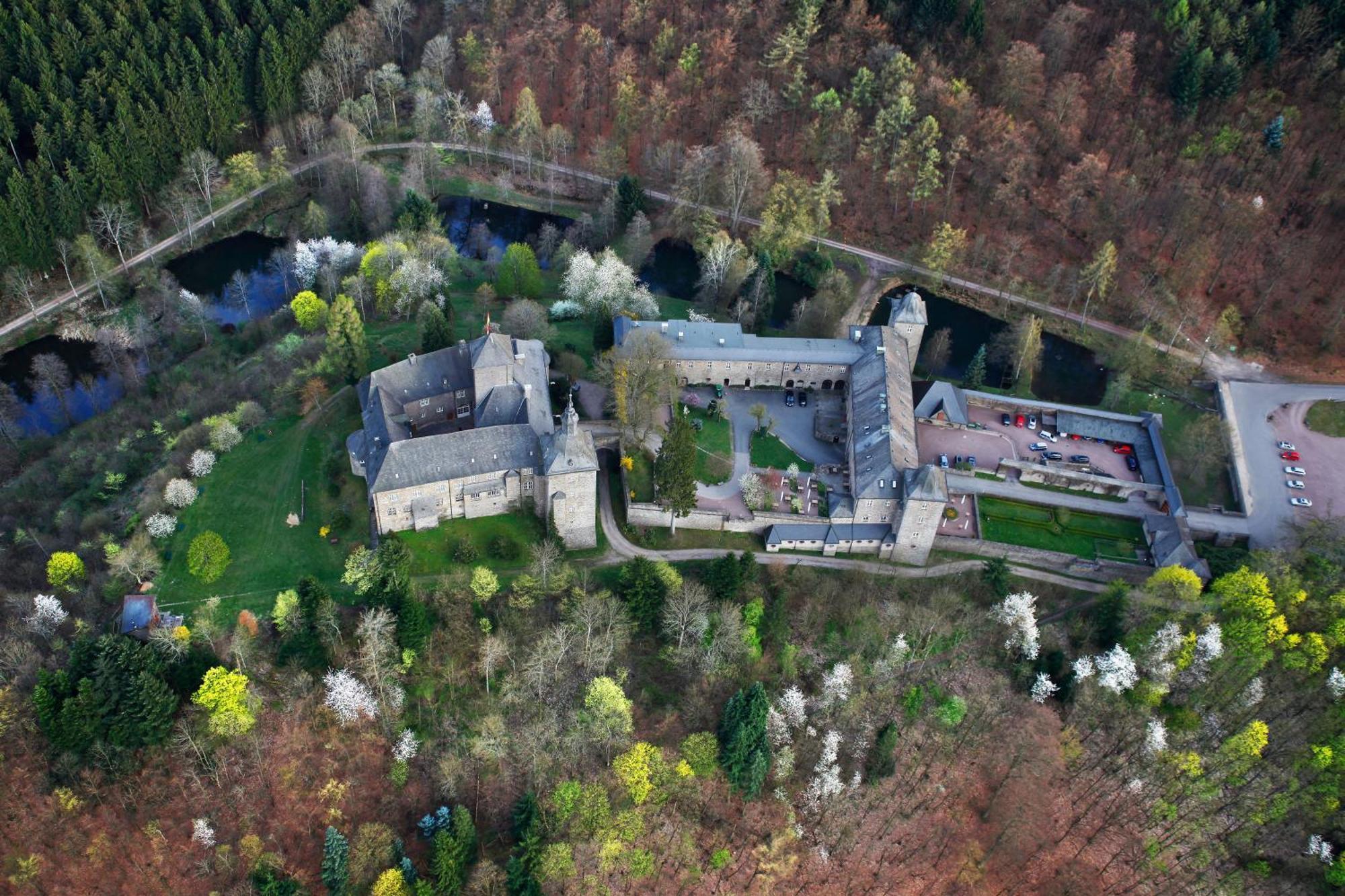 Hotel Und Restaurant Burg Schnellenberg Attendorn Eksteriør bilde